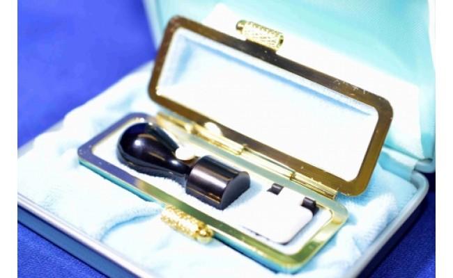 手彫り印鑑 あかちゃんハンコ銀行印黒水牛ミニ【ピンク・ブルー】